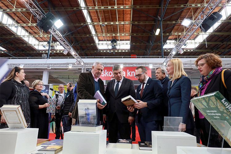 News 3. interliber9t3a7231