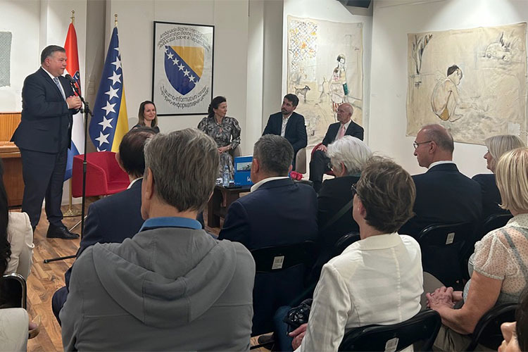 News 1. govornici na predstavljanju knjige lidije topic  img 6019